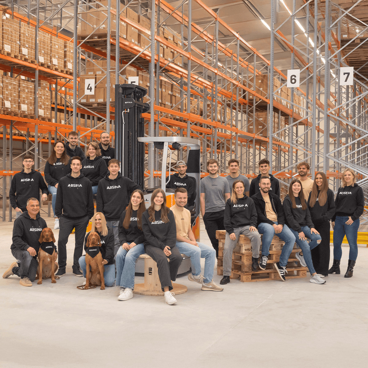 ABSINA und greate Team im Neubau 2025